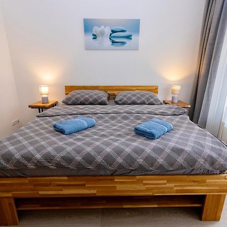 Modern Apartment • Garden • Near The City Center Praag Buitenkant foto