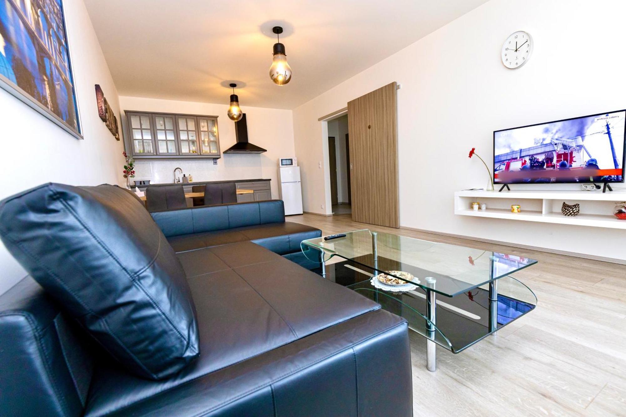 Modern Apartment • Garden • Near The City Center Praag Buitenkant foto