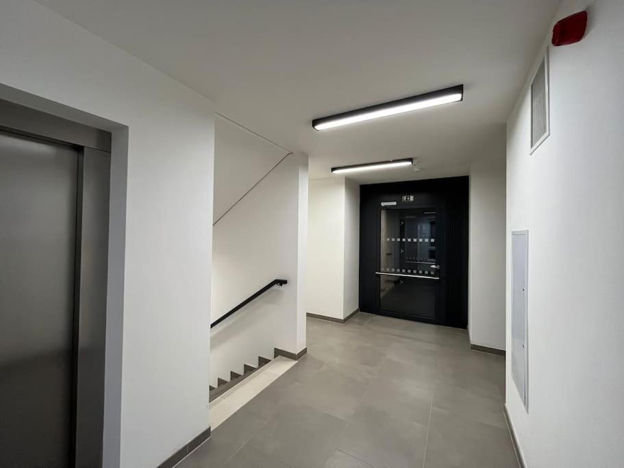 Modern Apartment • Garden • Near The City Center Praag Buitenkant foto