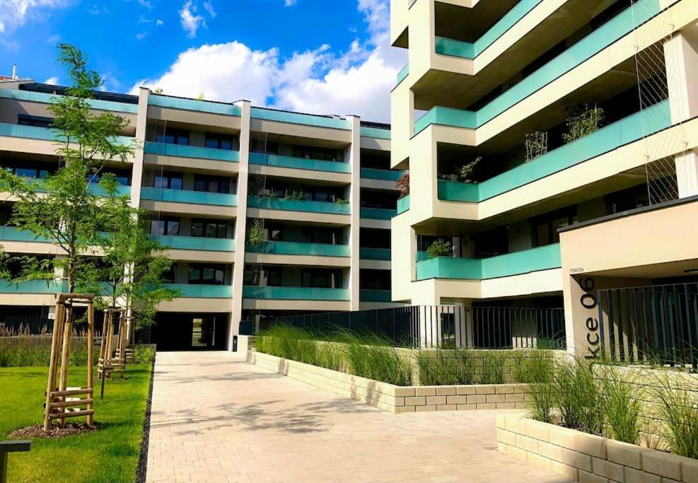 Modern Apartment • Garden • Near The City Center Praag Buitenkant foto